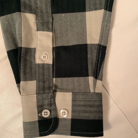Local Bay Outfitters Flannel Plaid Men's Shirt Pocket Logo Size XL - Picture 6 of 10